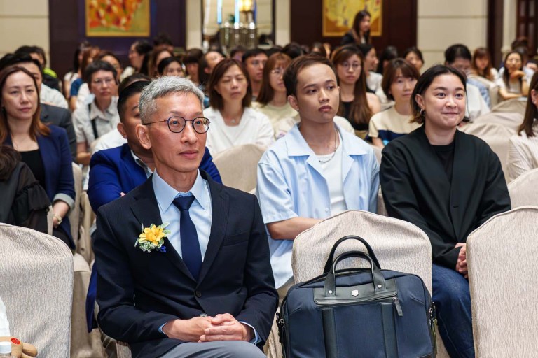 A7405435-2 FROM MR LEUNG