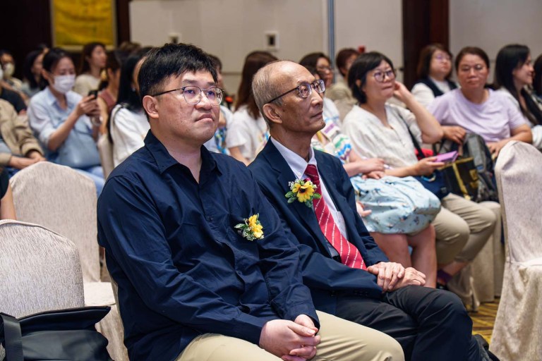 A7405465-2 FROM MR LEUNG