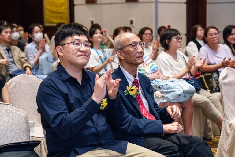 A7405467-2 FROM MR LEUNG