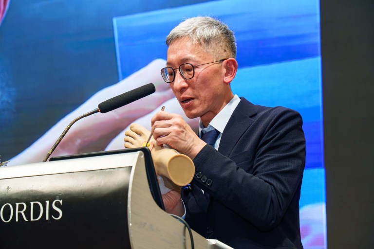 A7405508-2 FROM MR LEUNG