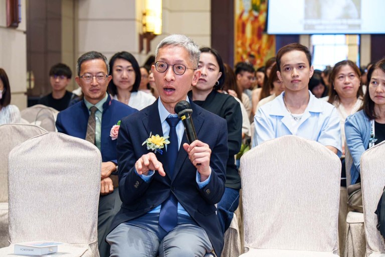 A7405564-2 FROM MR LEUNG