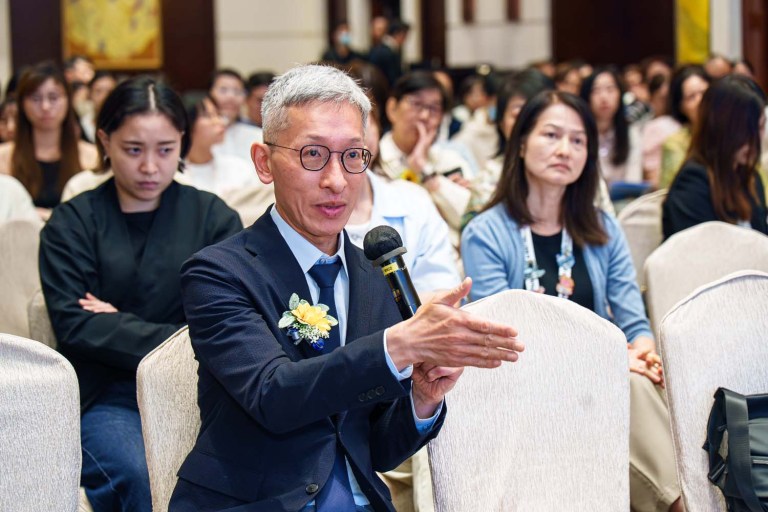 A7405565-2 FROM MR LEUNG